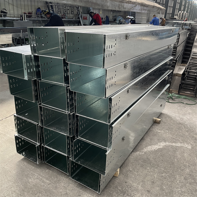 鍍鋅槽式加箱包扣橋架