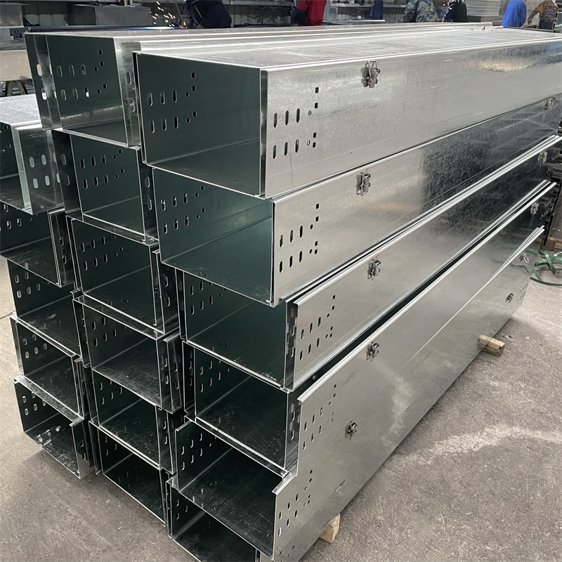 鍍鋅槽式加箱包扣橋架